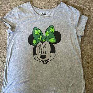Disney St Patrick’s Day Minnie tshirt 💚☘️
